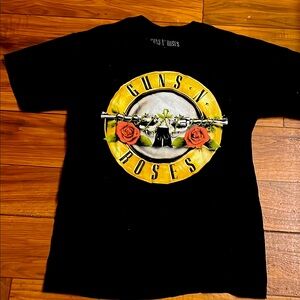 GUNS and ROSES T shirt